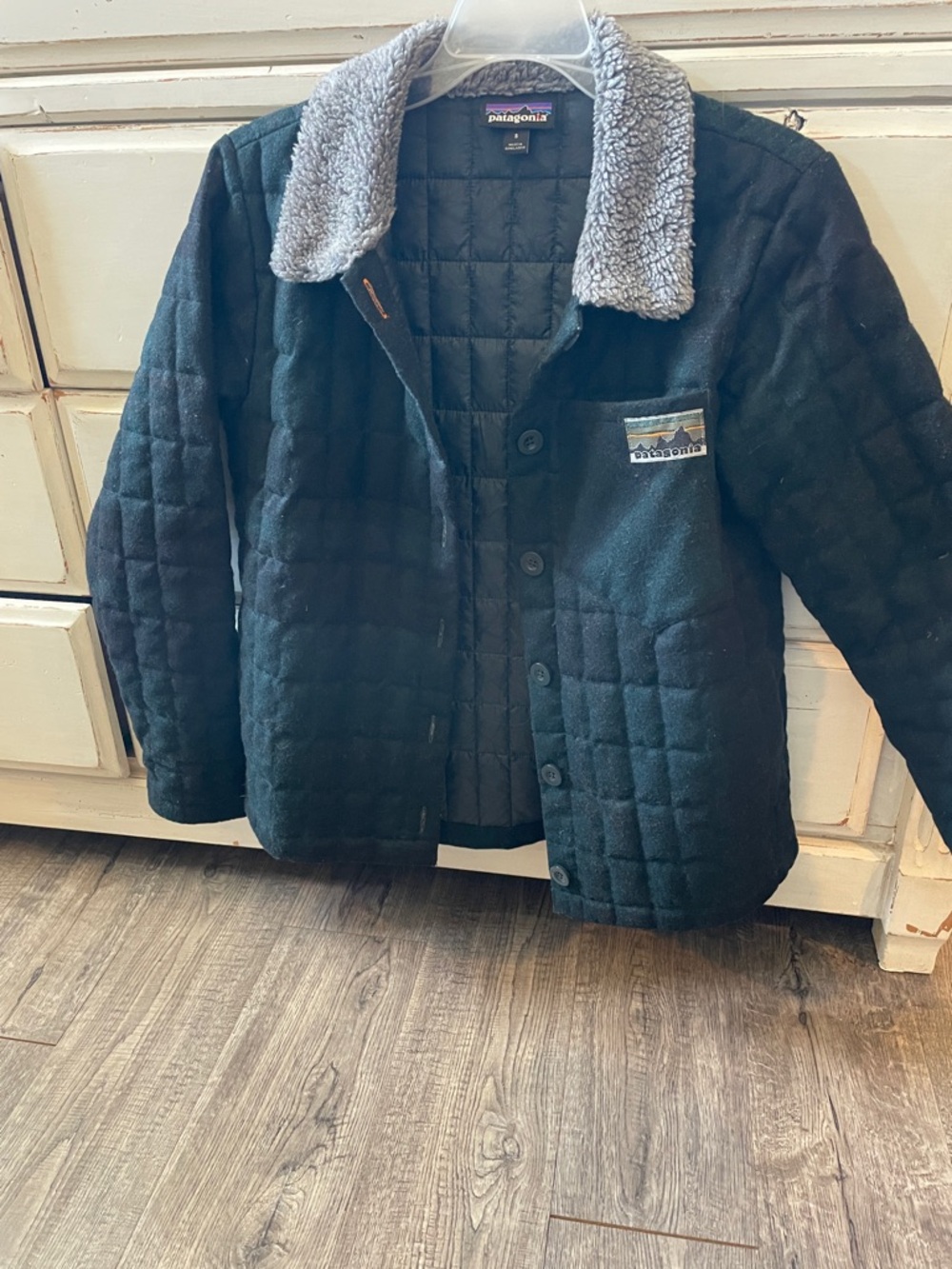Patagonia Black Quilted Jacket with Gray Sherpa Collar